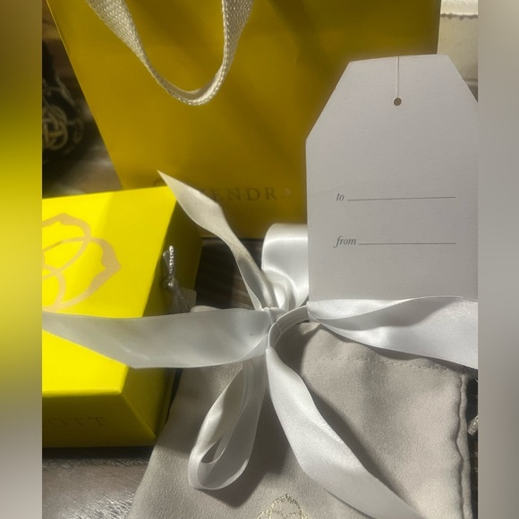 Kendra Scott Yellow Gift Set with Silver Accents - Picture 3 of 4